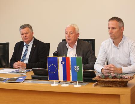 Tiskovna konferenca LAS 10 FOTO LJUBO VUKELIČ